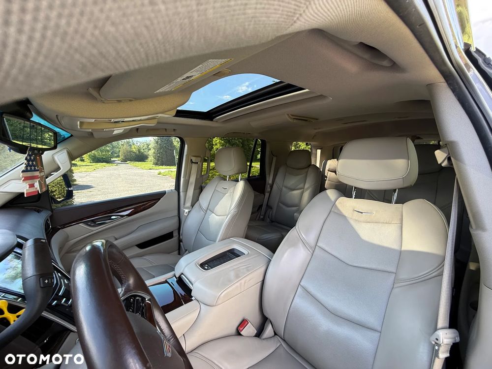 Cadillac Escalade - 17