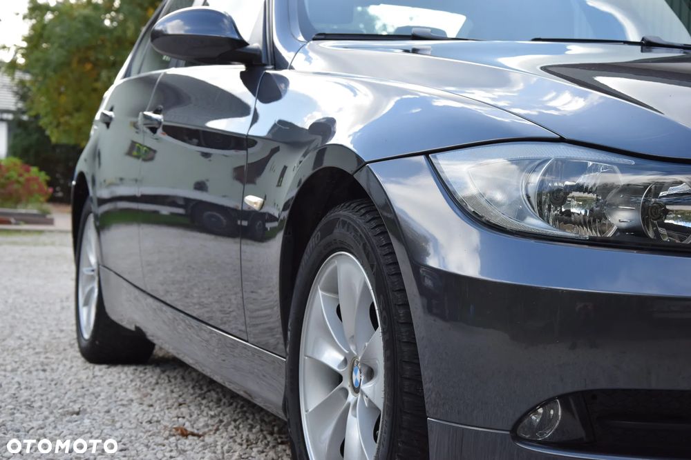 BMW Seria 3 318i - 10
