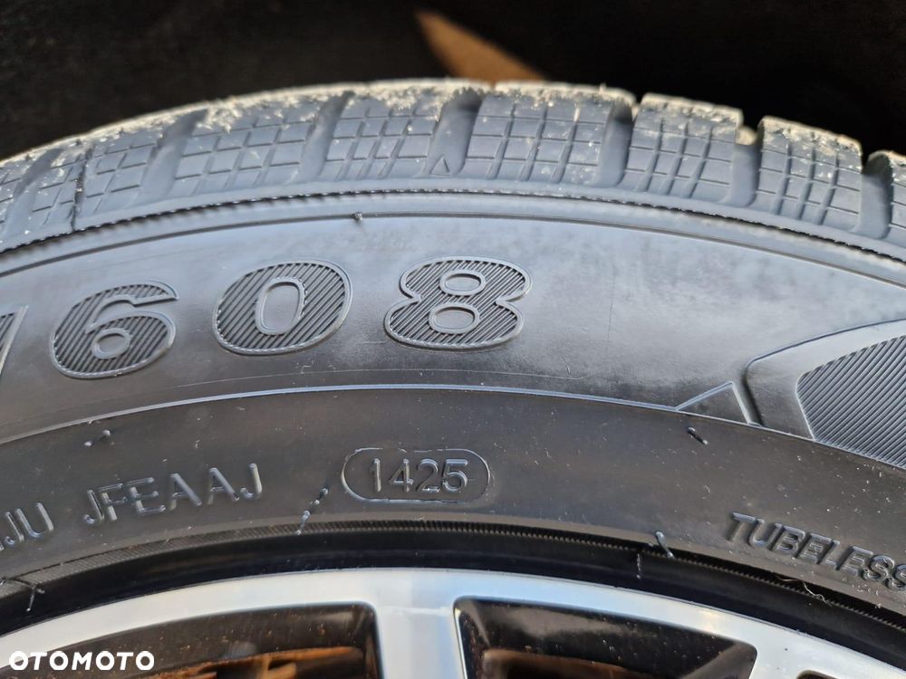 Volkswagen Golf - 34