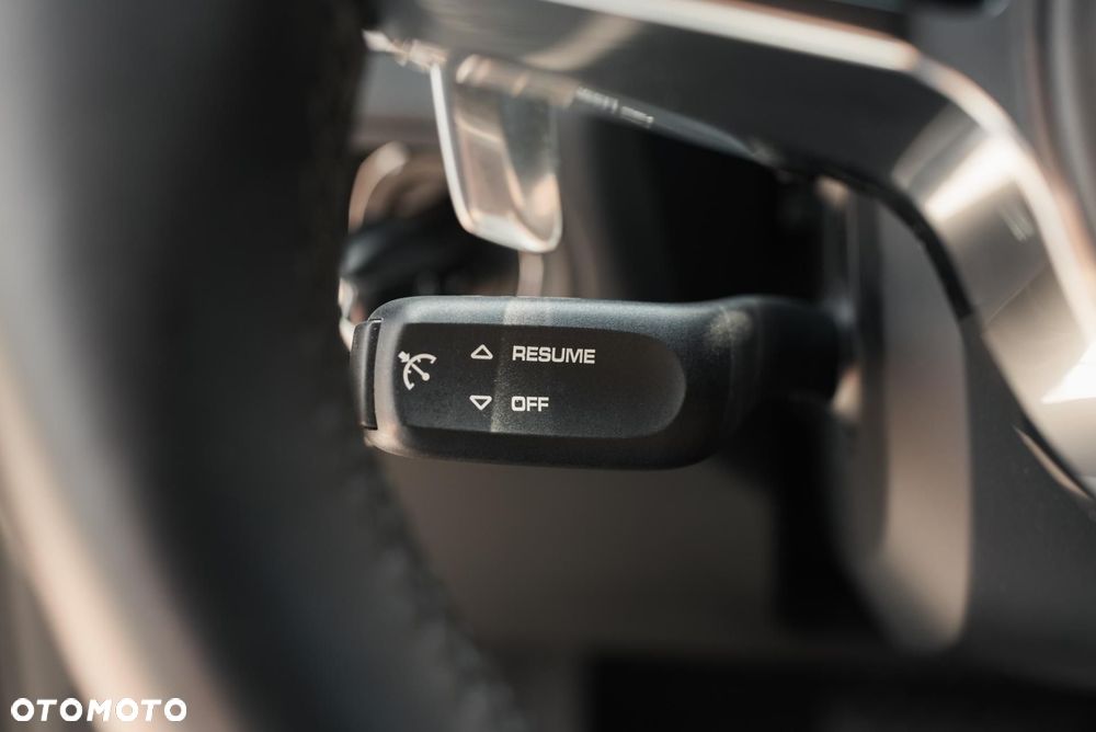 Porsche Macan Turbo - 25