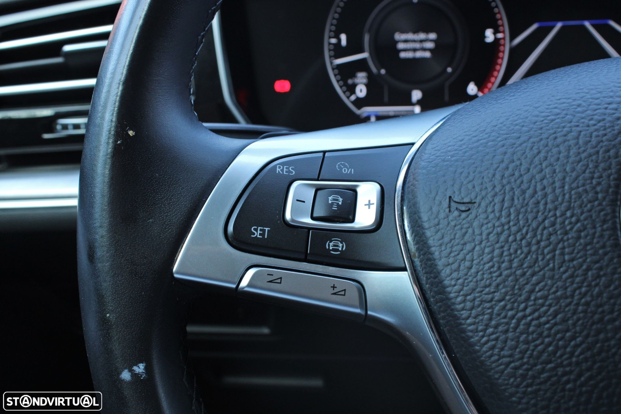 VW Touareg 3.0 TDI V6 Elegance Plus - 8