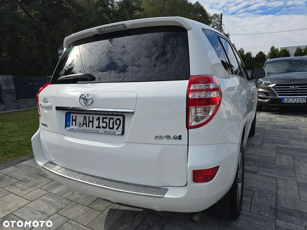 Toyota RAV4 2.0 VVT-i Premium - 12