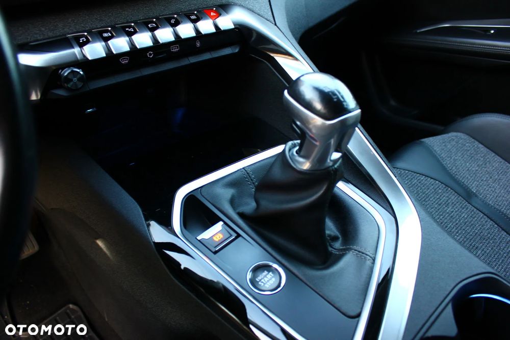 Peugeot 5008 1.5 BlueHDI Allure S&S - 28