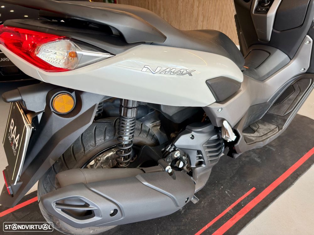 Yamaha NMAX - 11