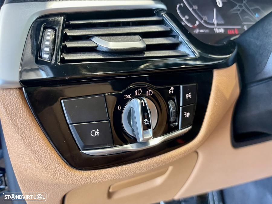 BMW 530 e Pack Desportivo M - 21
