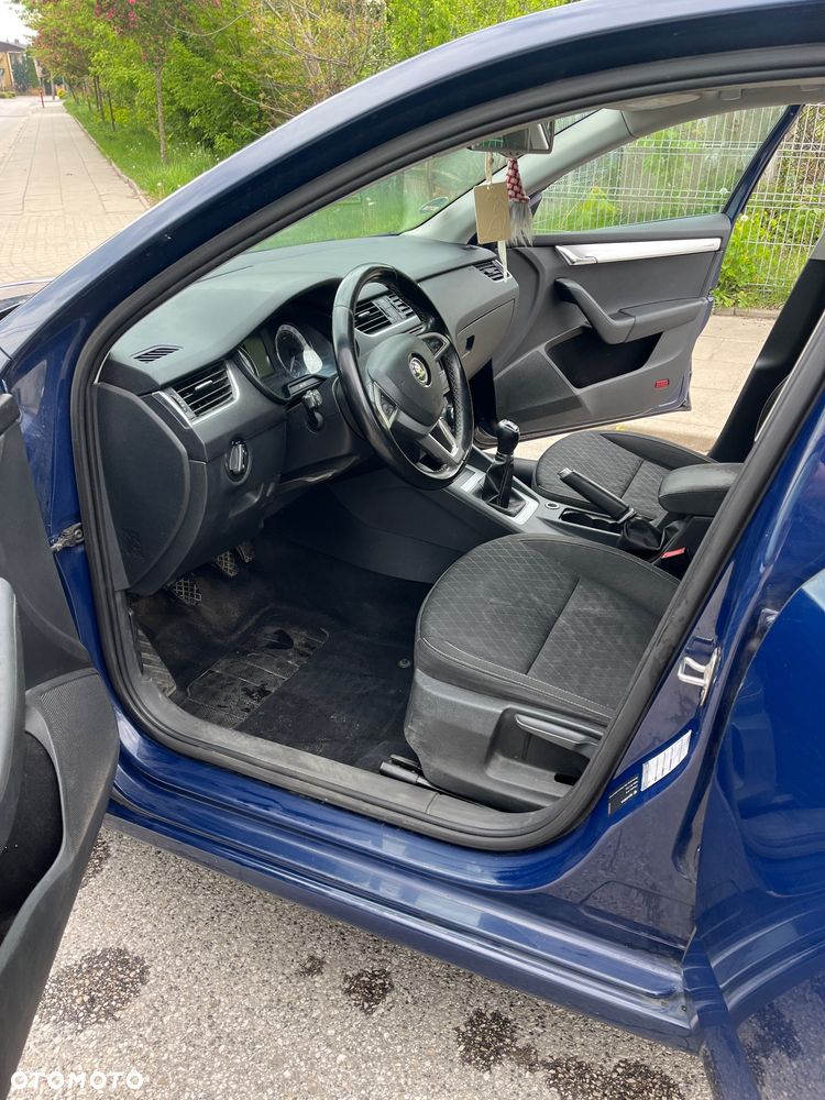Skoda Octavia 1.6 TDI Edition DSG - 8