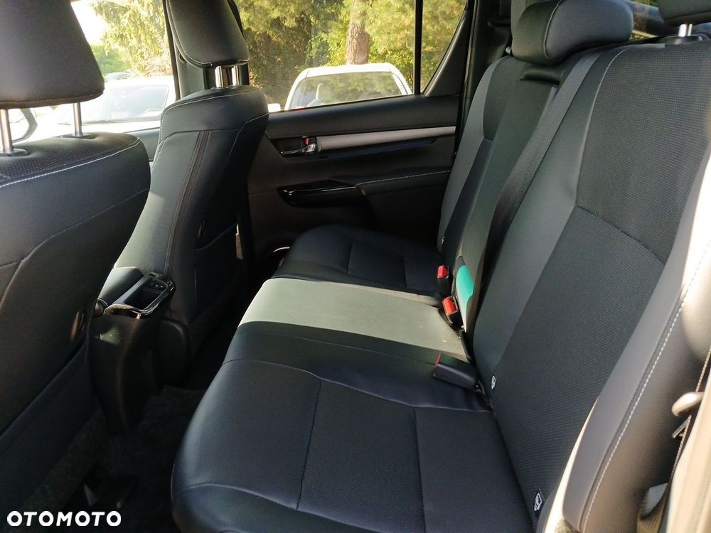 Toyota Hilux 2.8 D-4D mHEV Double Cab Invincible 4x4 - 11