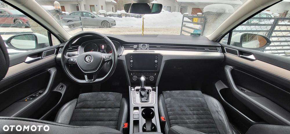 Volkswagen Passat - 12