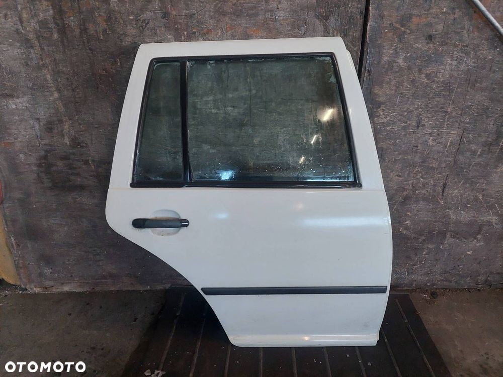DRZWI KOMPLETNE PRAWY TYŁ VOLKSWAGEN GOLF IV LB9A - 1