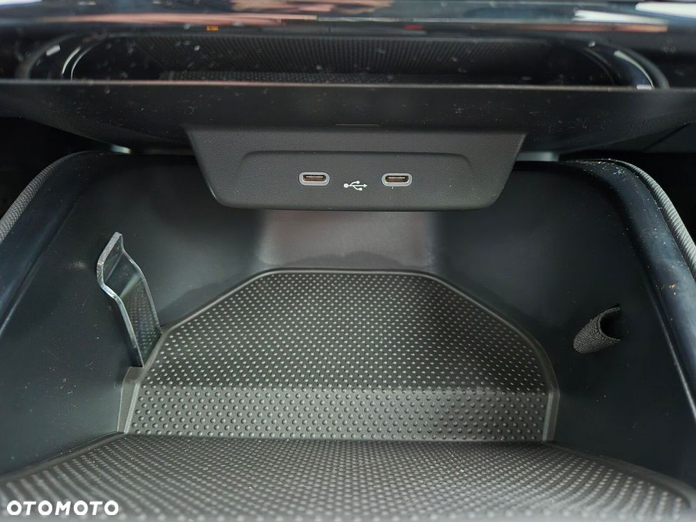 Skoda Fabia 1.0 Essence - 25