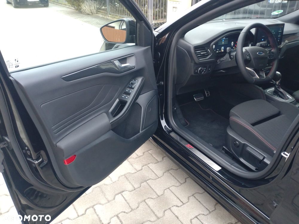 Ford Focus 1.0 EcoBoost mHEV ST-Line X - 12