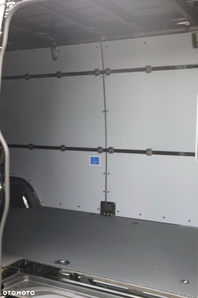 Mercedes-Benz Sprinter - 21