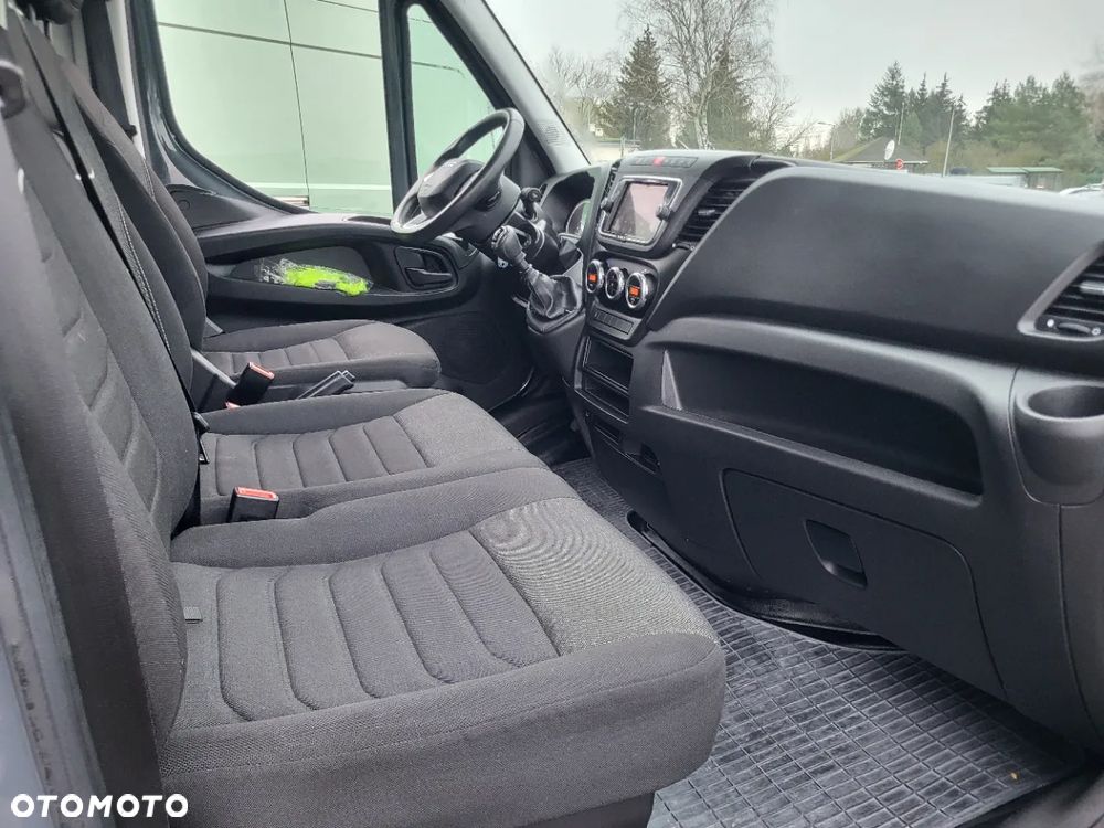 Iveco 50C18HZ KONTENER  WINDA 1000 kg - 18