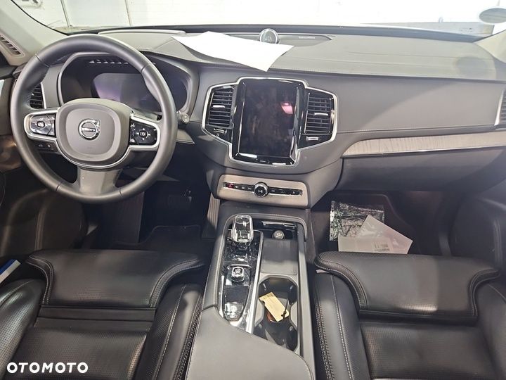 Volvo XC 90 - 9