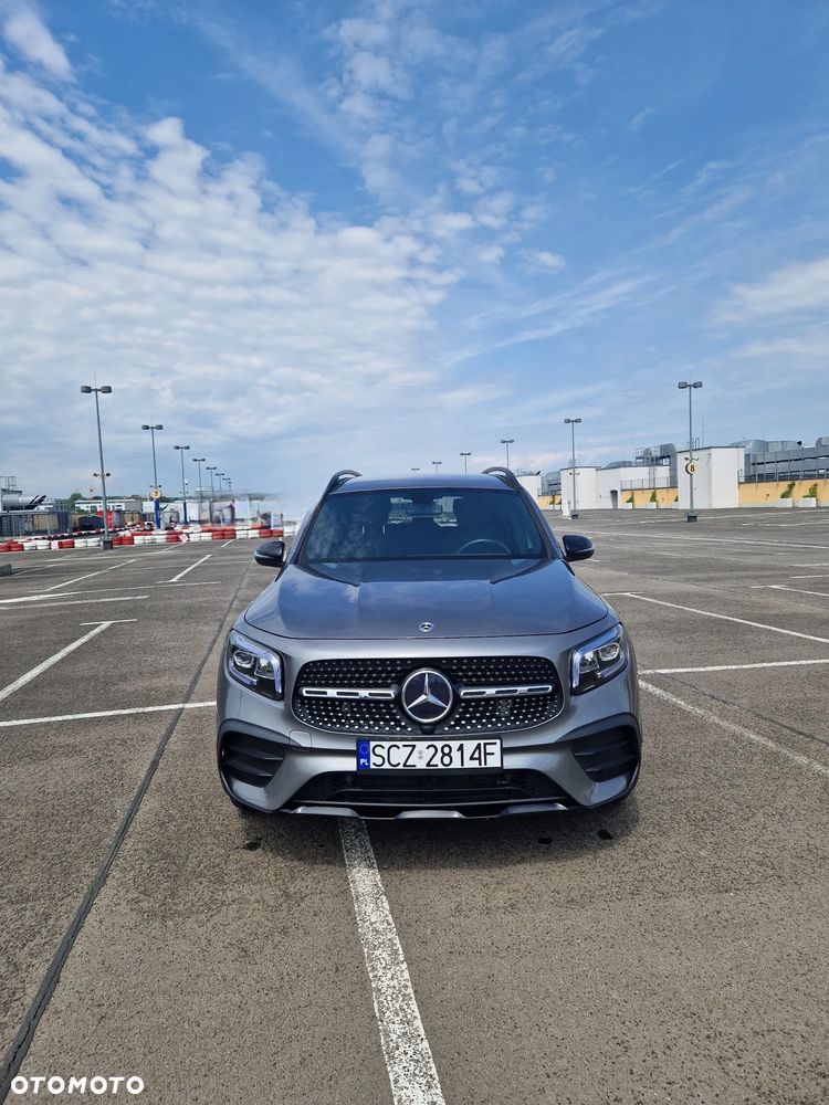 Mercedes-Benz GLB 250 4-Matic AMG Line 8G-DCT - 2