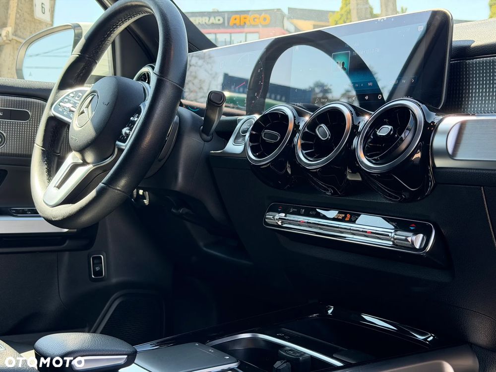 Mercedes-Benz GLB 250 4-Matic 8G-DCT - 36