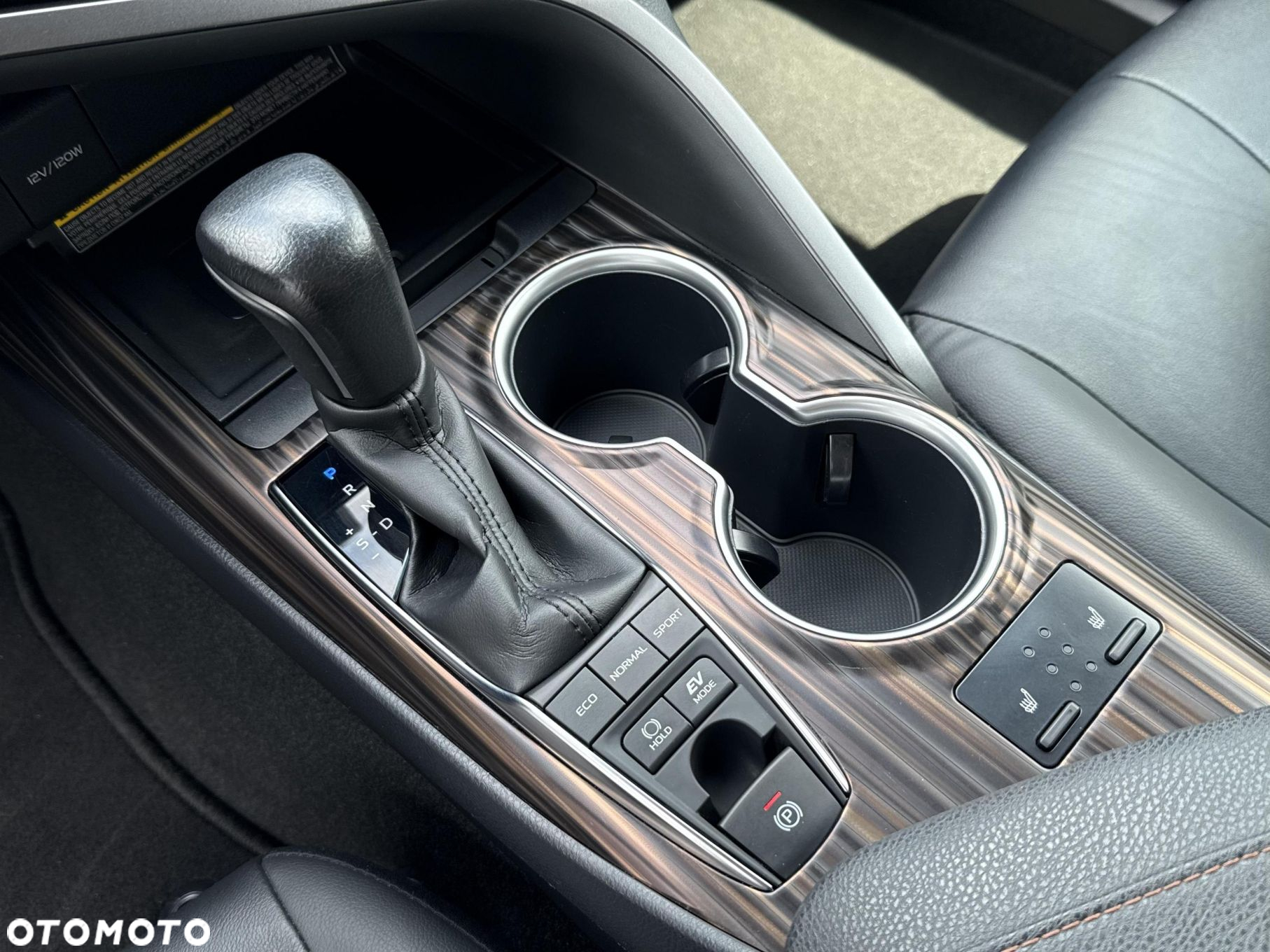 Toyota Camry - 22