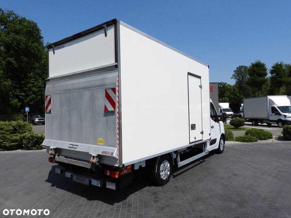 Renault MASTER  KONTENER WINDA 8 PALET TEMPOMAT LEDY KLIMATYZACJA  165KM - 4