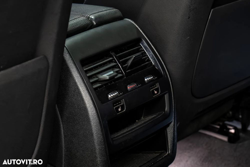 BMW X5 xDrive40i - 12