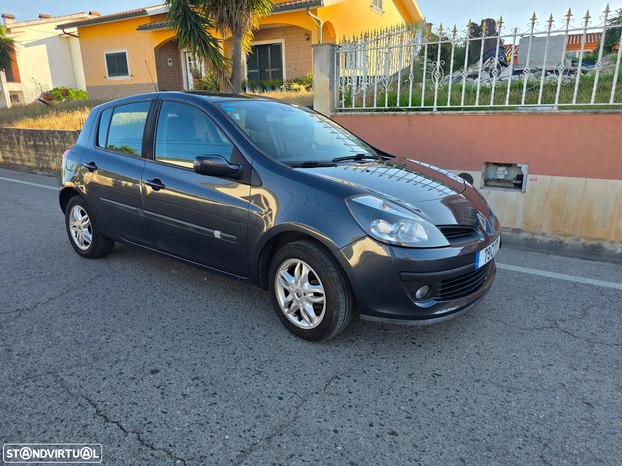 Renault Clio 1.2 16V Pack - 8