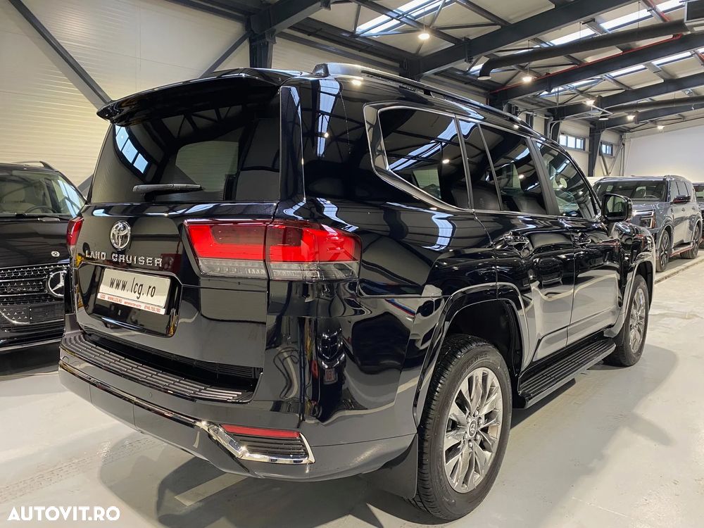 Toyota Land Cruiser 300 - 3