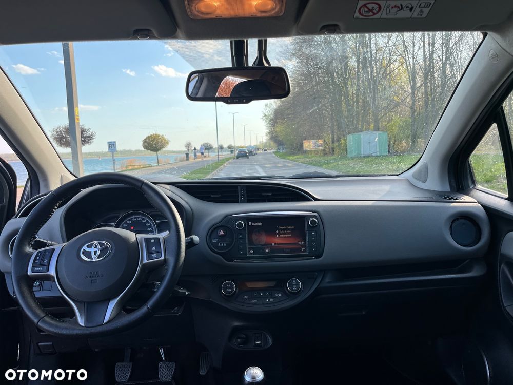 Toyota Yaris 1.0 Premium EU6 - 10