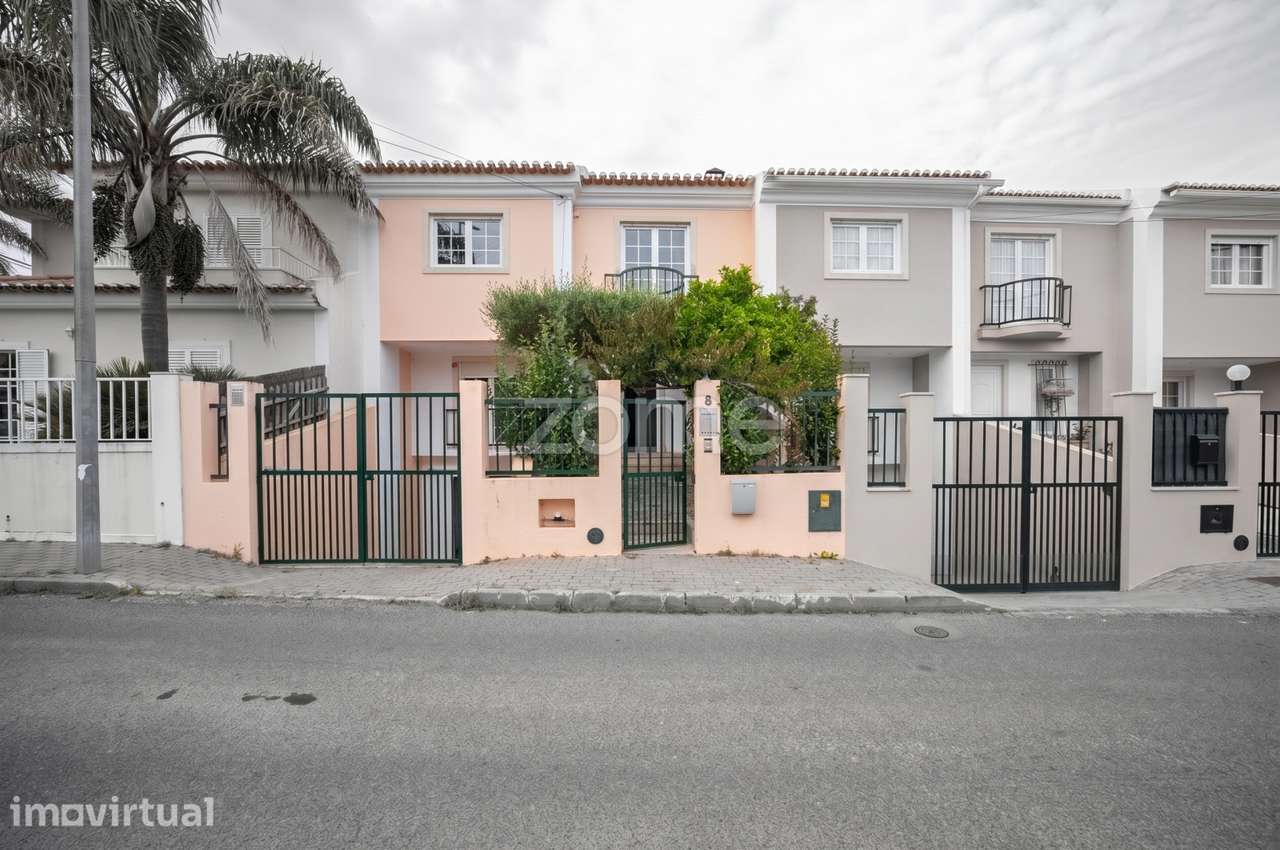 Moradia T4 com Terraço e Garagem em Albarraque - Grande imagem: 4/40