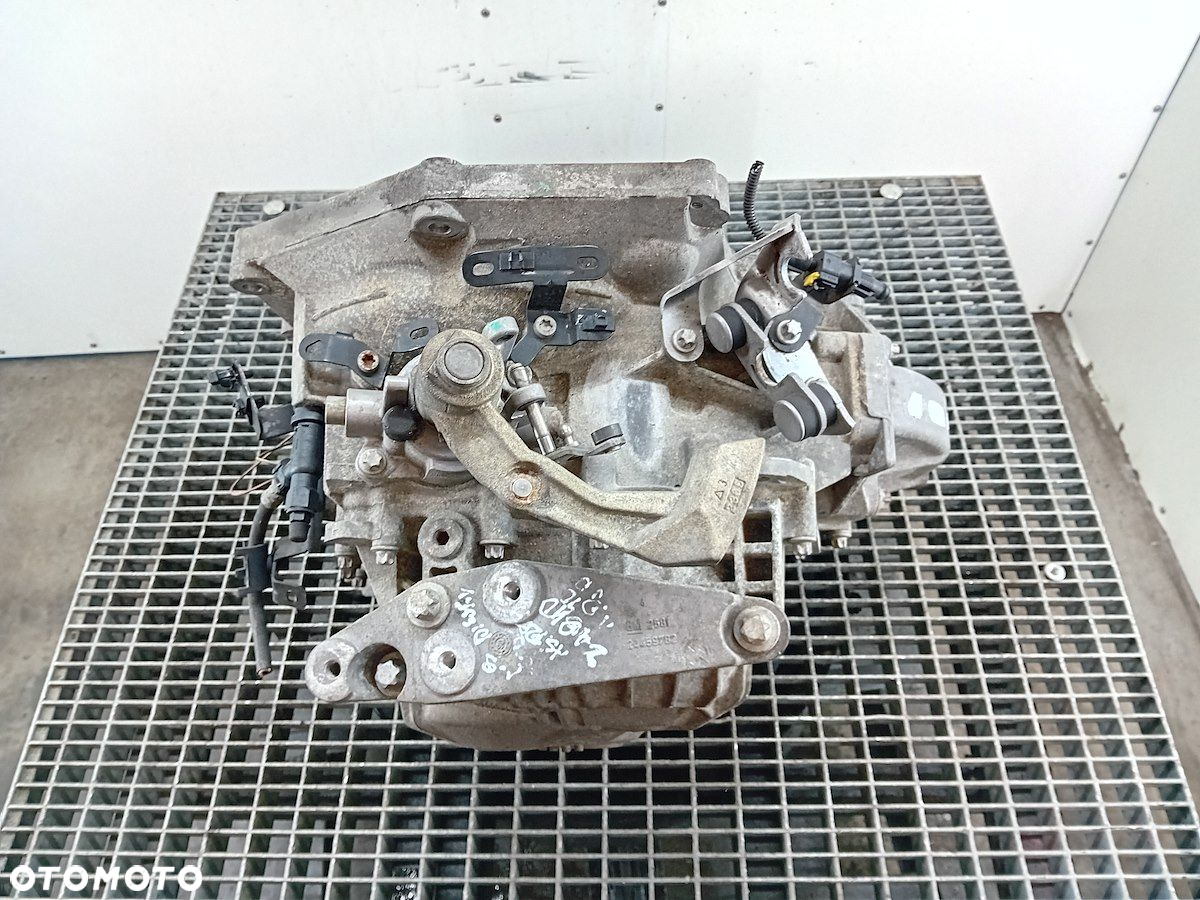 SKRZYNIA BIEGÓW MANUALNA OPEL ASTRA H M32  55192042 1.9 CDTI - 3
