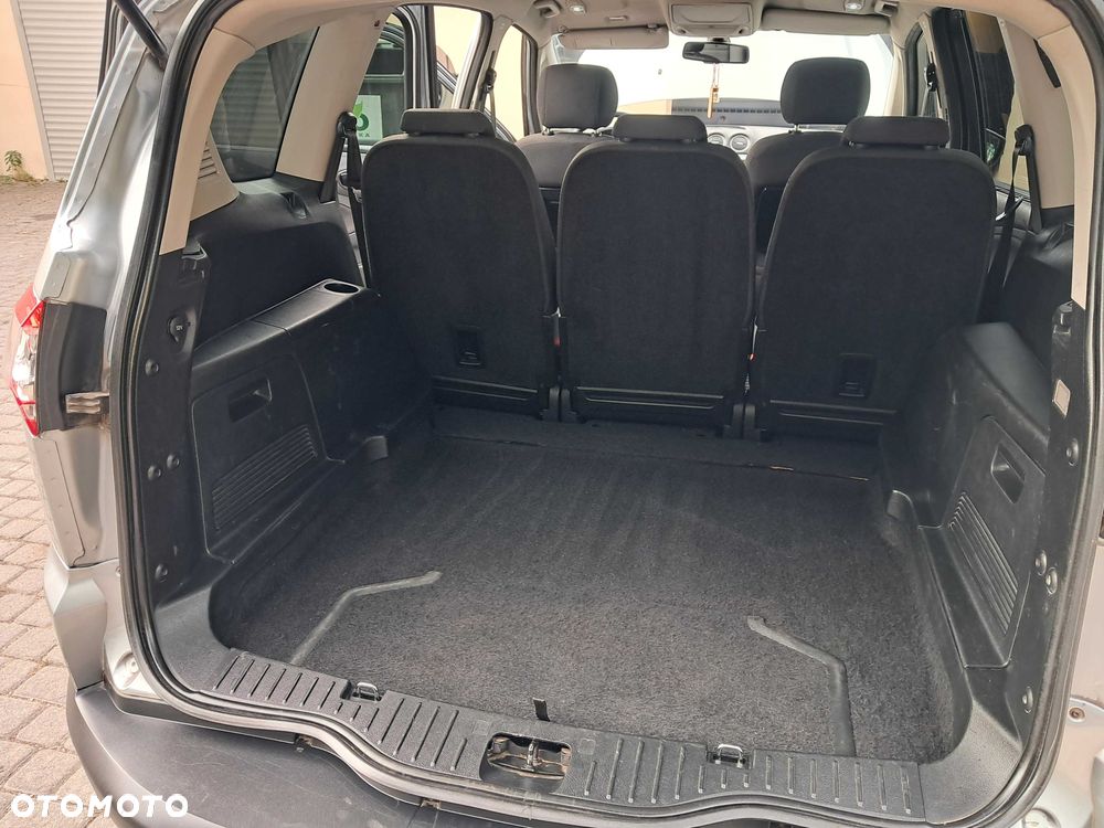 Ford S-Max - 8