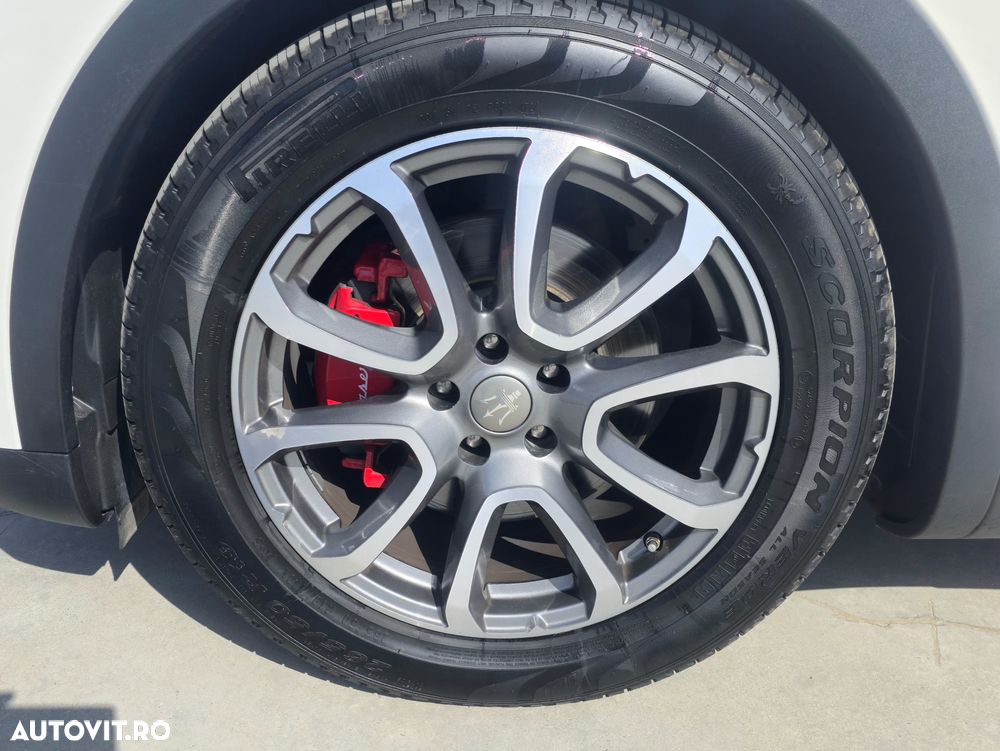 Maserati Levante Q4 GranLusso - 25