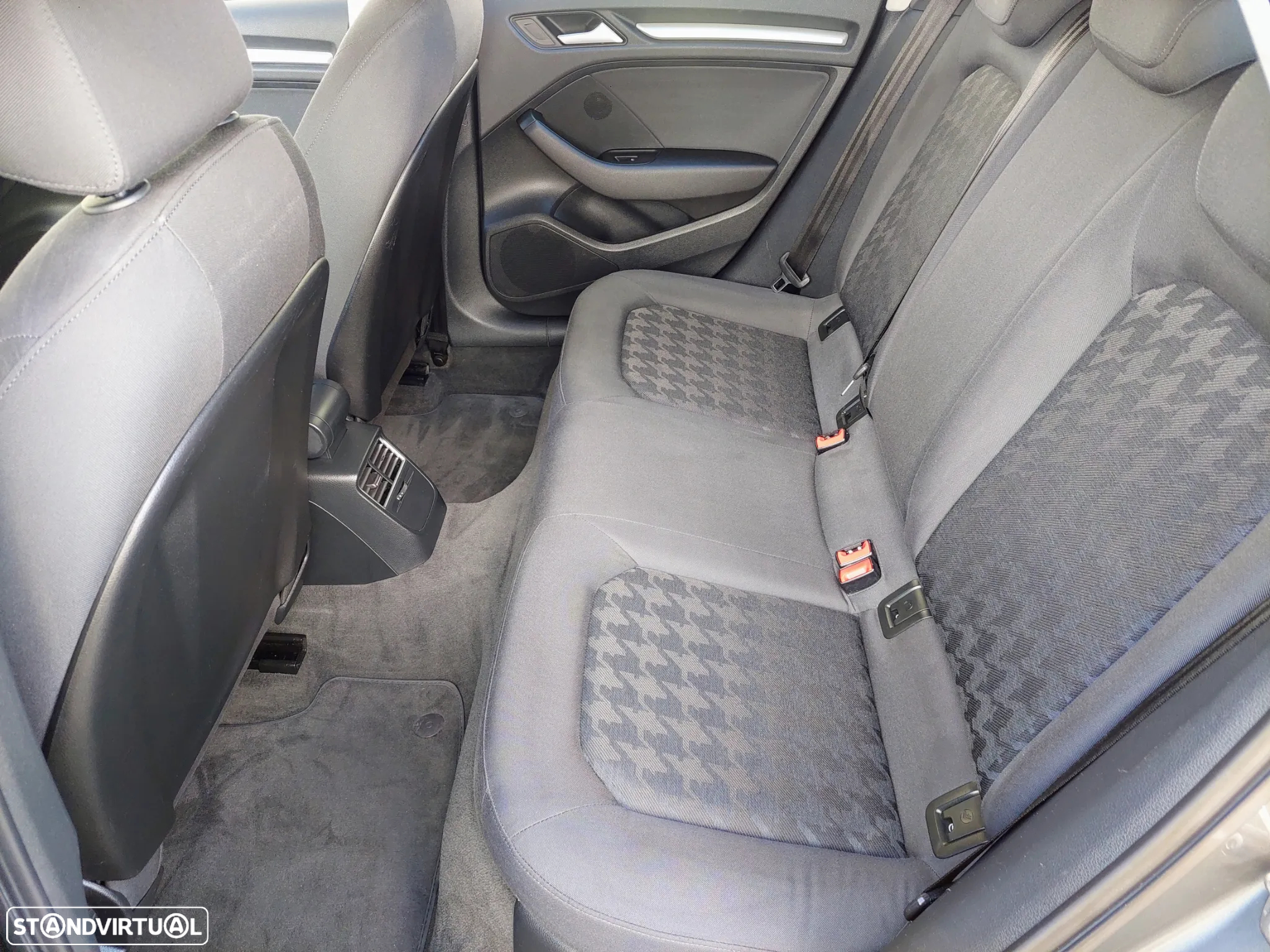 Audi A3 Sportback 1.6 TDI Advance Ultra - 41