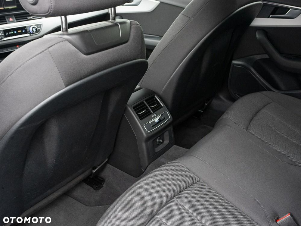 Audi A4 Avant 35 TDI mHEV S Line S tronic - 25