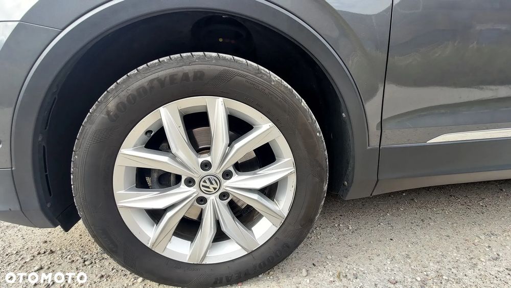 Volkswagen Tiguan 2.0 TDI SCR 4MotION DSG R-Line - 10