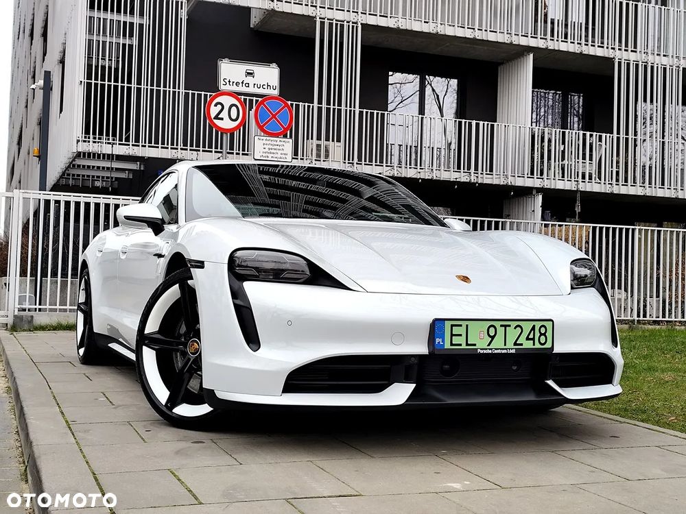 Porsche Taycan - 3