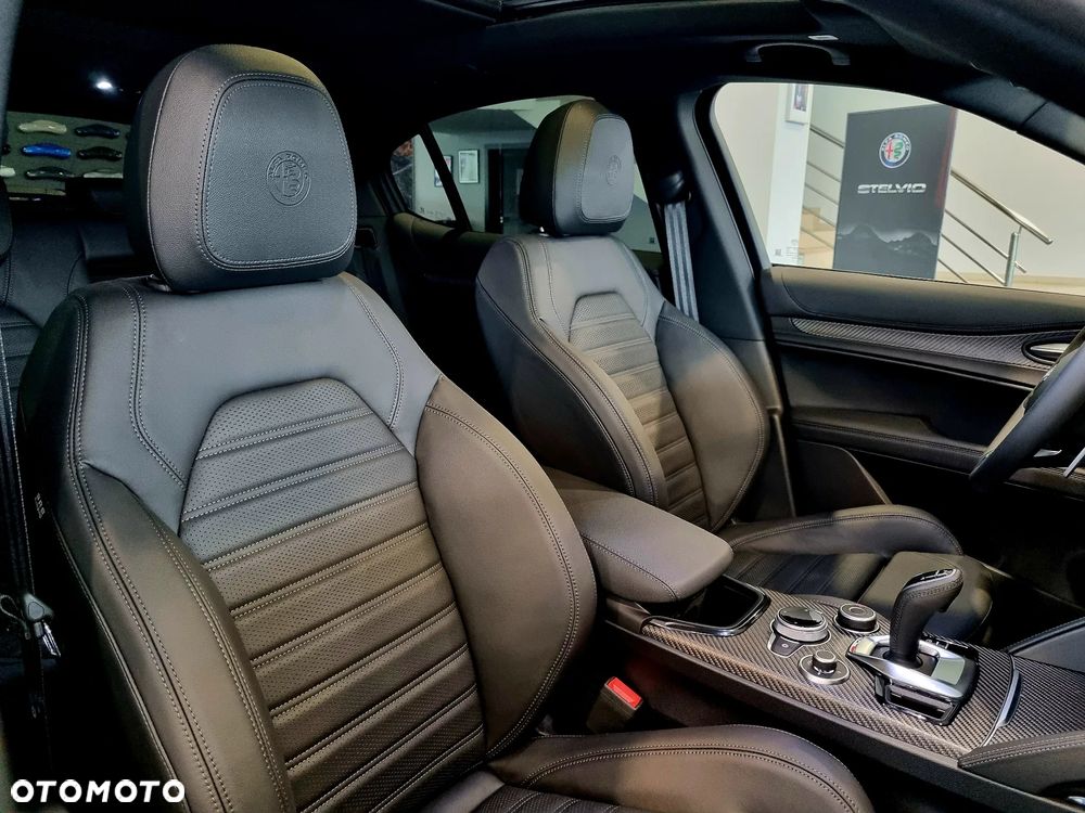 Alfa Romeo Stelvio - 18