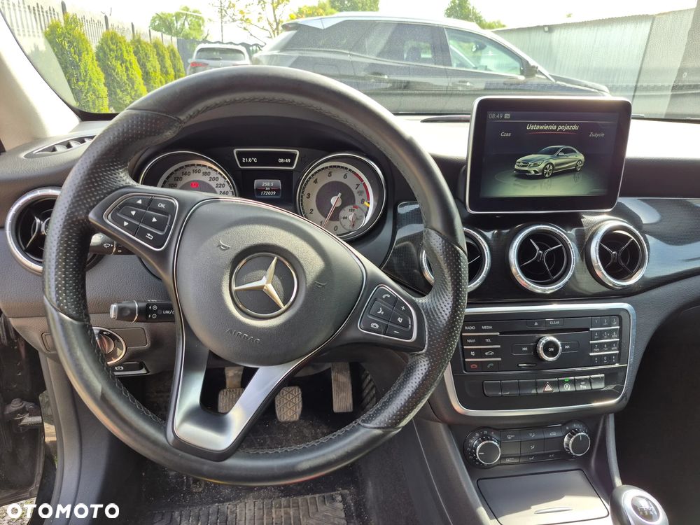 Mercedes-Benz CLA 200 - 9