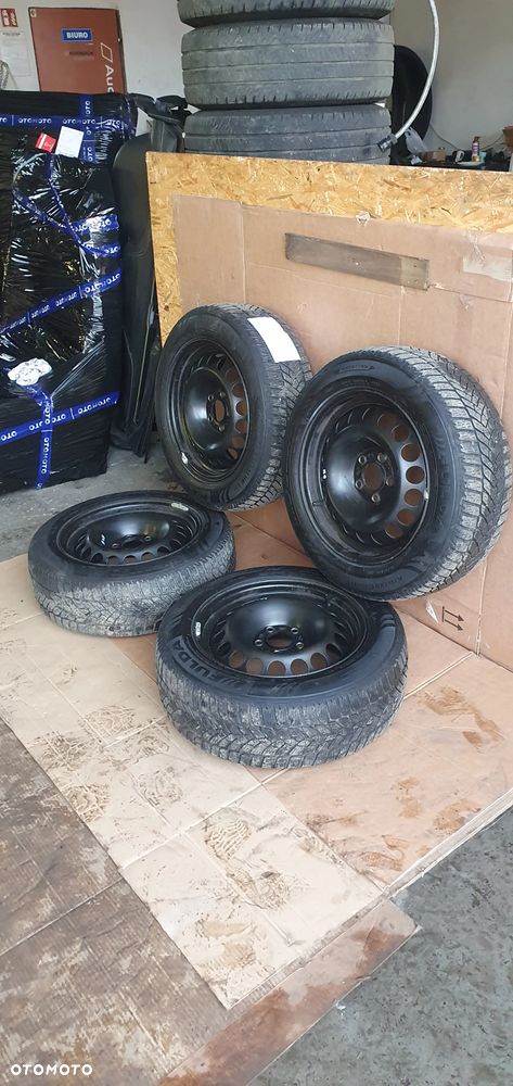 Felgi stalowe z oponami 7J ET39 5x112 205/60 R16 Audi A4 B9 - 7