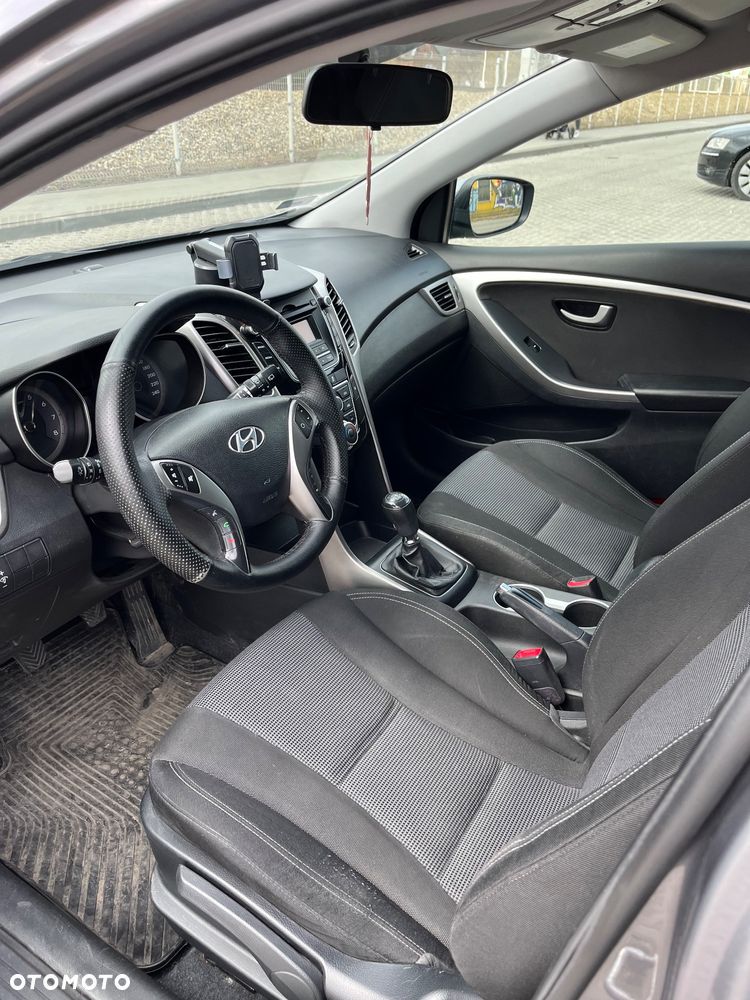 Hyundai i30 1.6 Classic + - 11