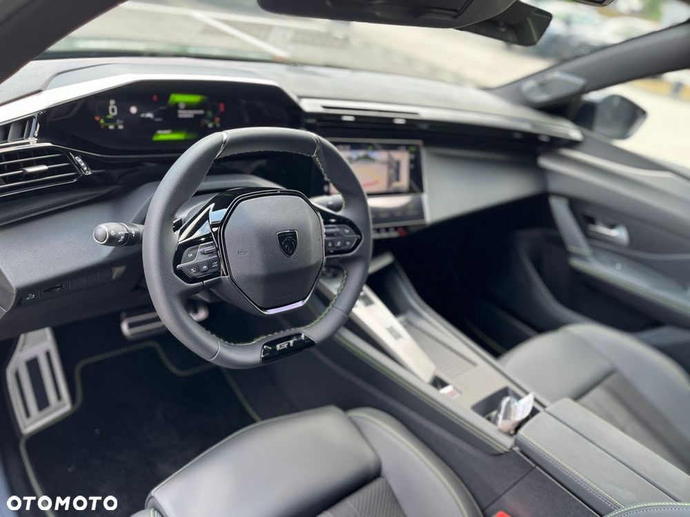 Peugeot 408 - 15