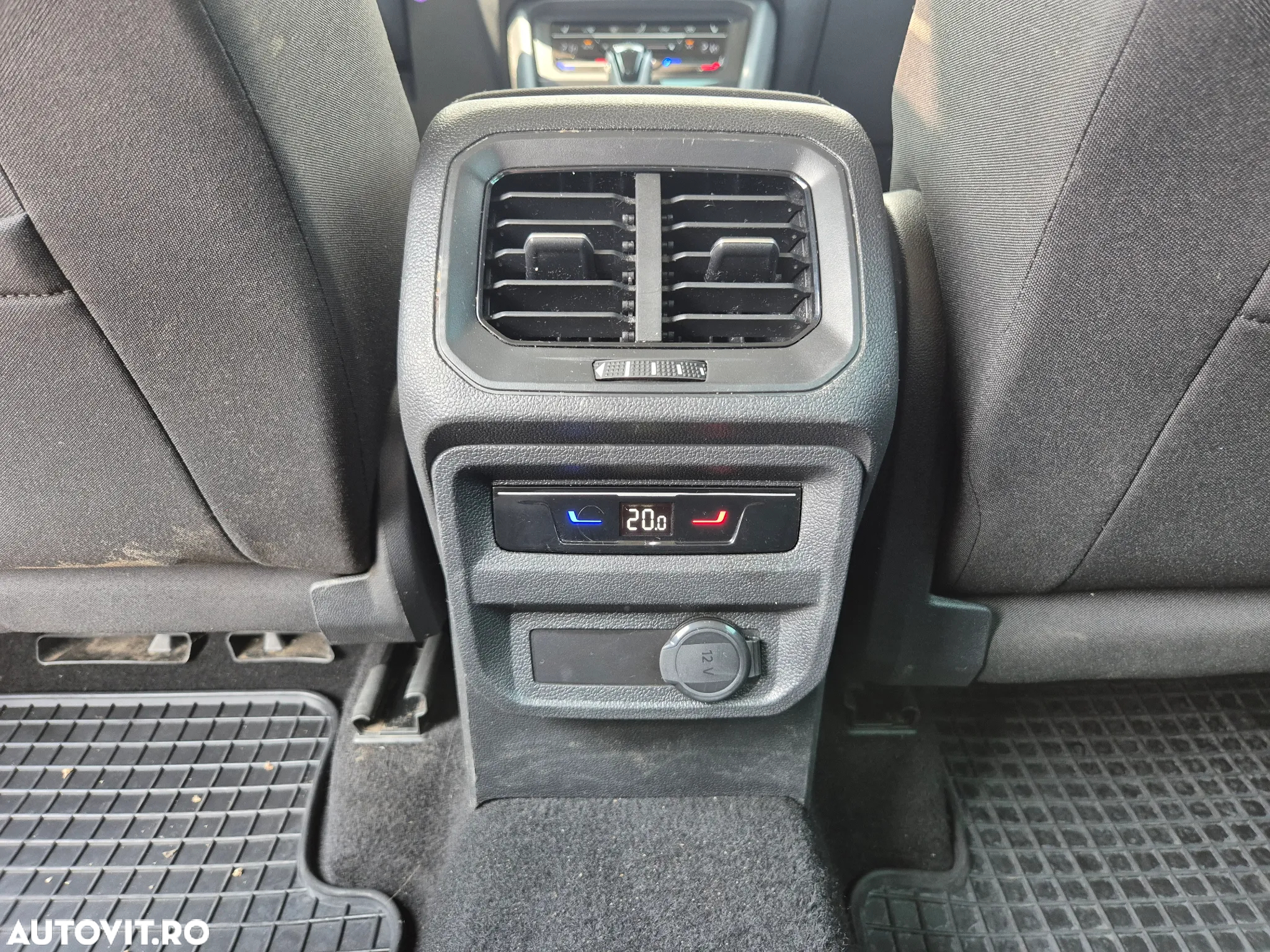 Volkswagen Tiguan - 28