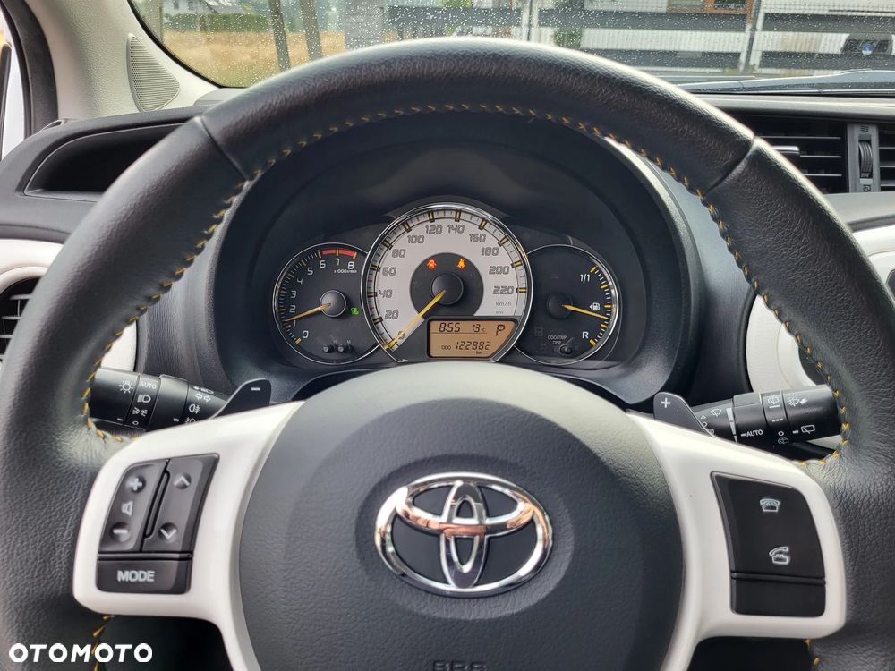 Toyota Yaris - 17