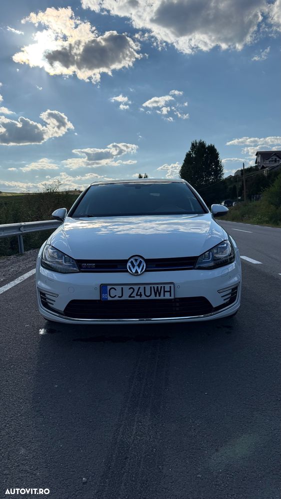 Volkswagen Golf - 2
