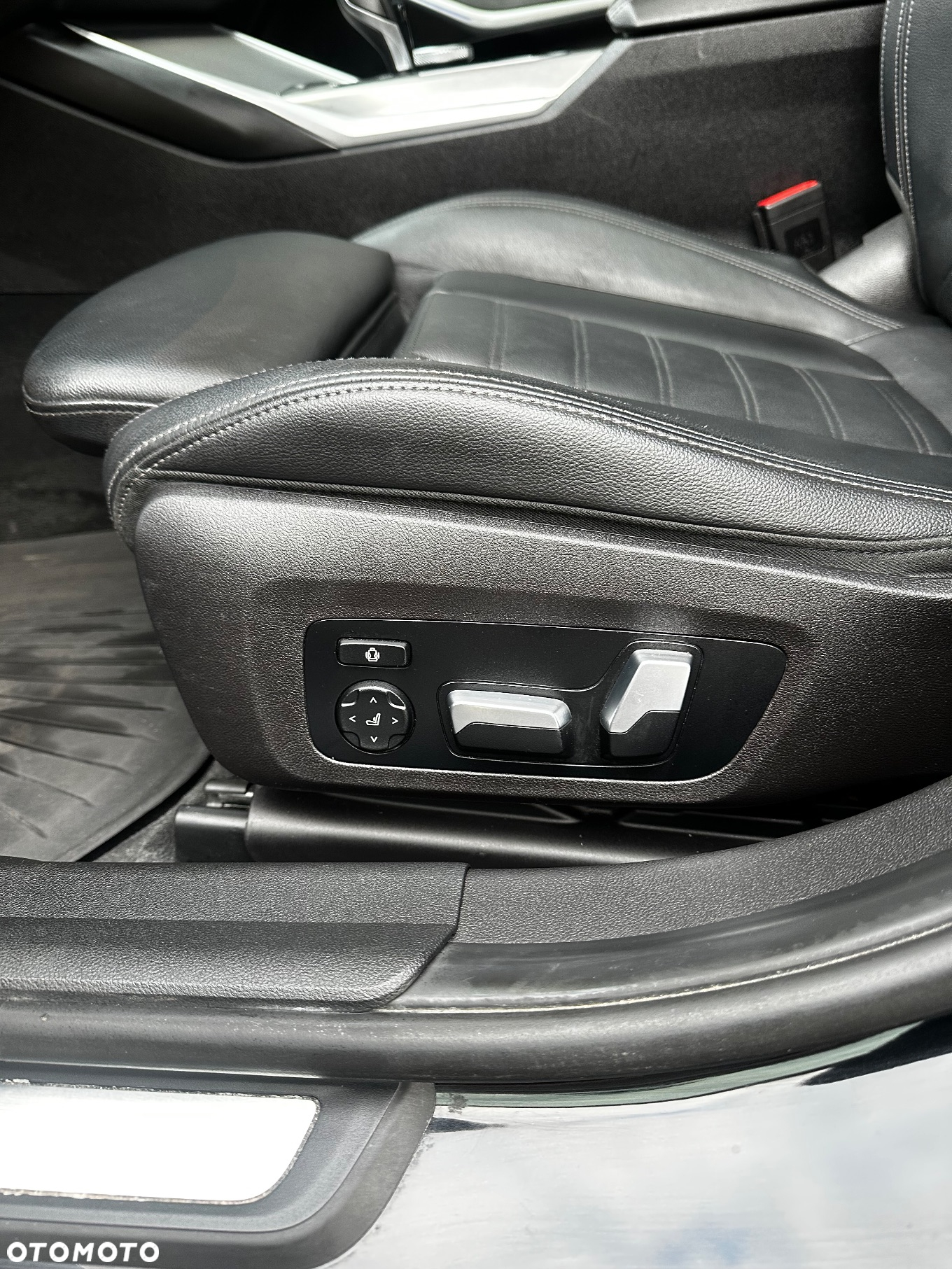 BMW Seria 3 330i xDrive M Sport sport - 32