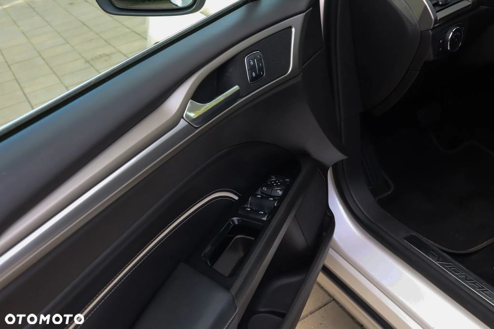 Ford Mondeo Vignale 2.0 TDCi PowerShift - 31
