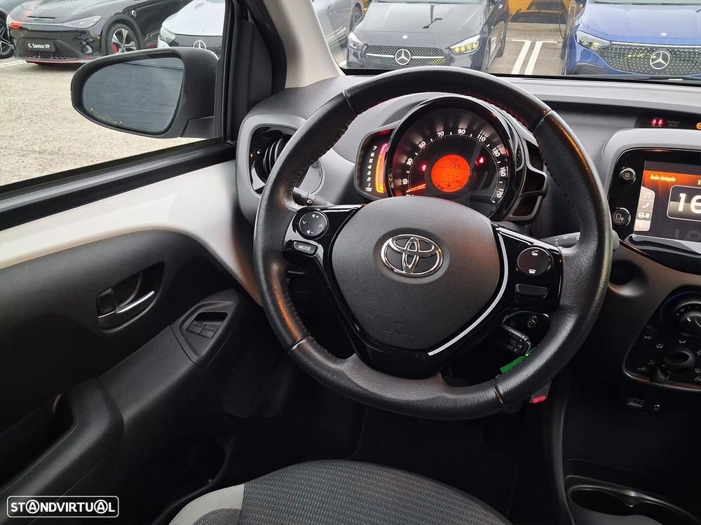 Toyota Aygo 1.0 X-Play - 16