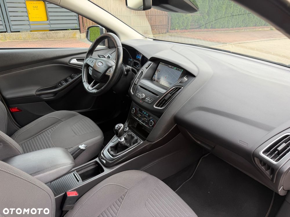 Ford Focus 2.0 TDCi DPF Start-Stopp-System Titanium - 36