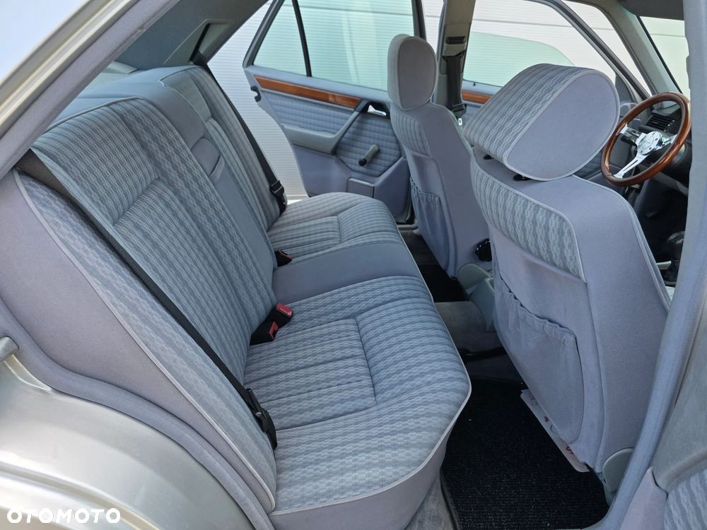 Mercedes-Benz W124 (1984-1993) - 15