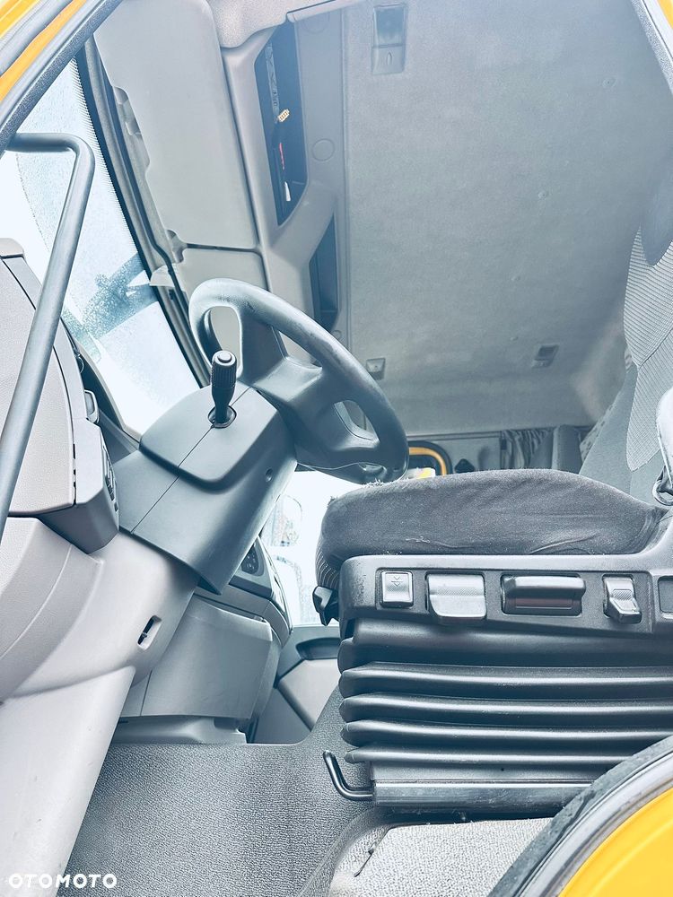 DAF LF 220 / KABINA SYPIALNA / WINDA - 11