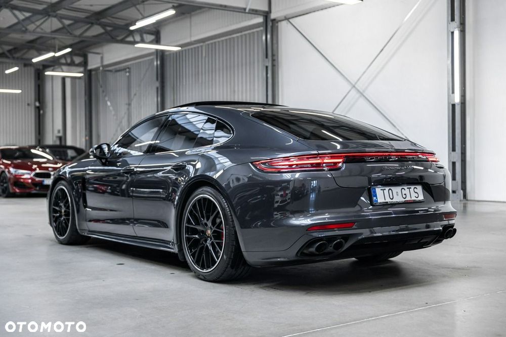 Porsche Panamera - 8
