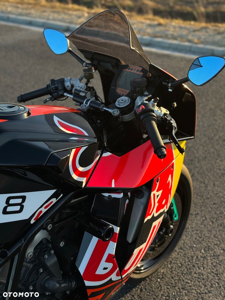 KTM RC 8 - 10
